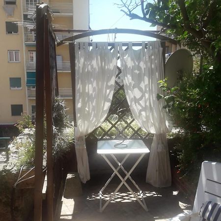 Appartamento Incantevole Con Giardino Генуя Экстерьер фото