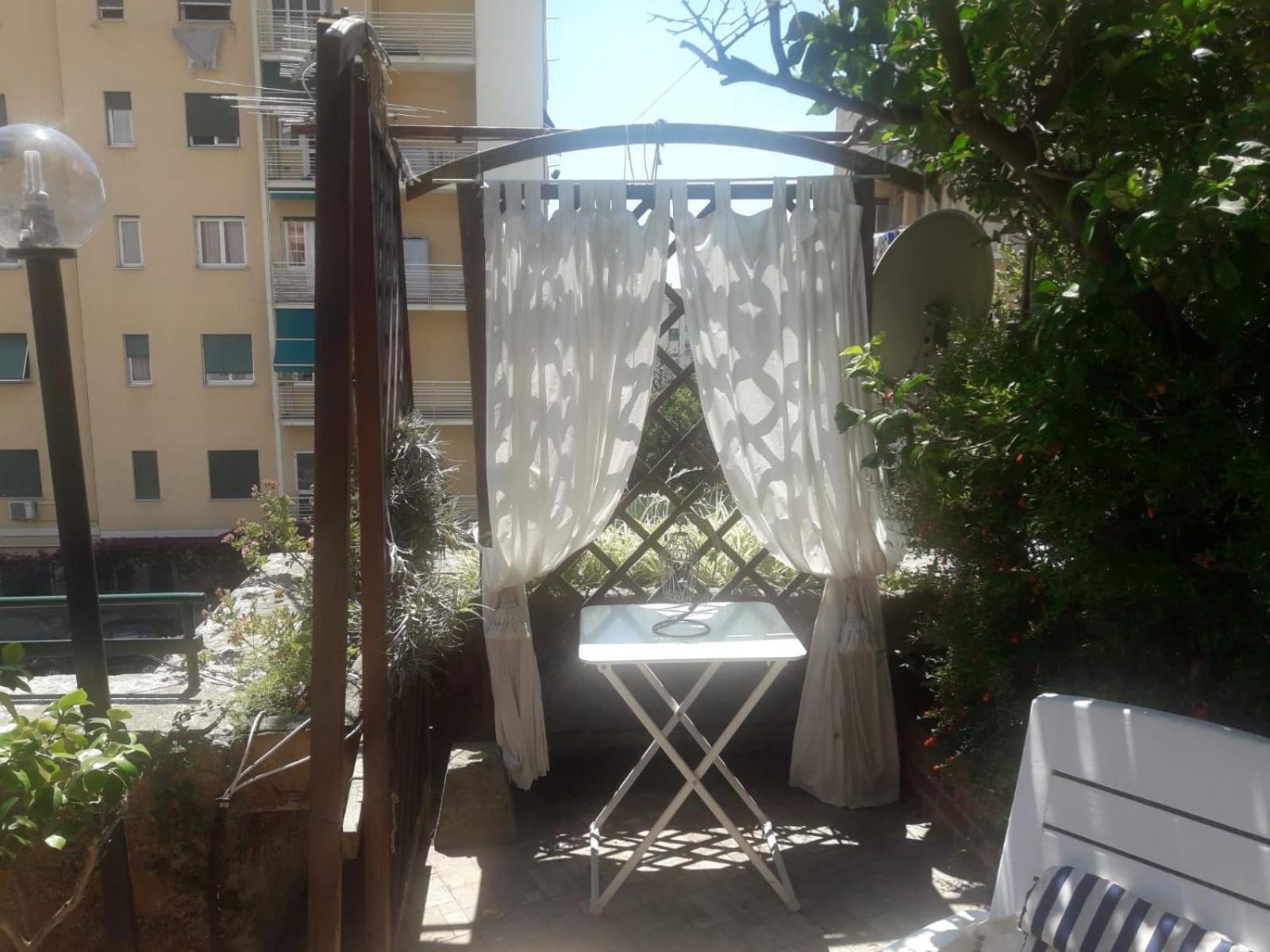 Appartamento Incantevole Con Giardino Генуя Экстерьер фото